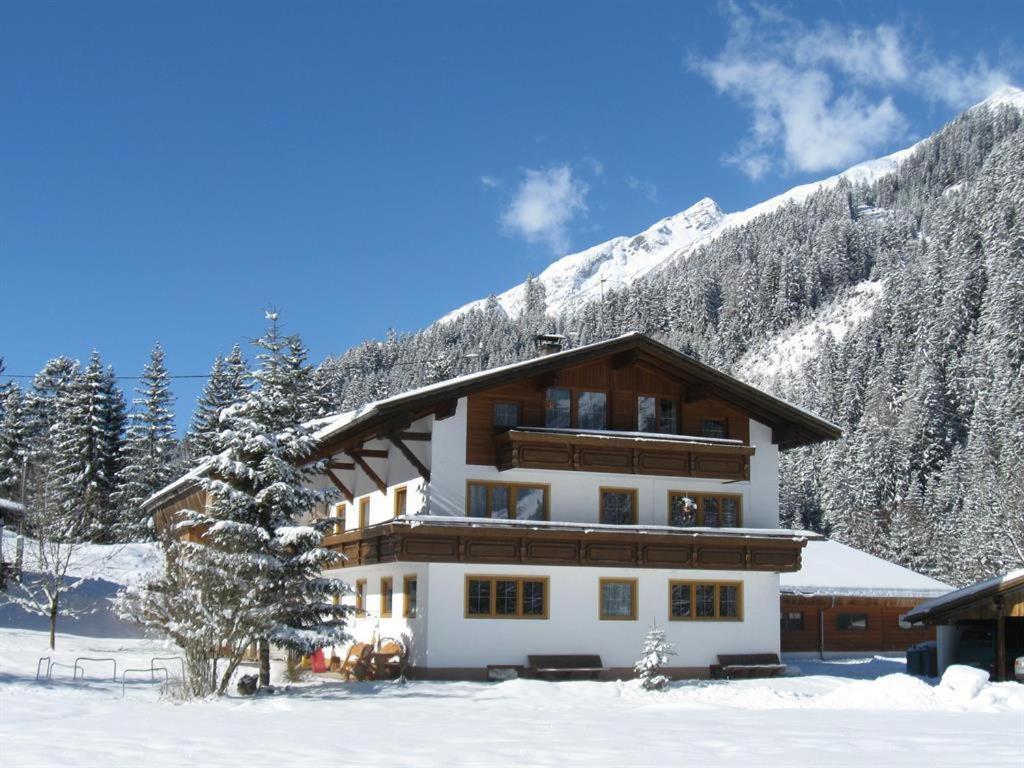 Haus Laerchenhof Villa Holzgau Dış mekan fotoğraf